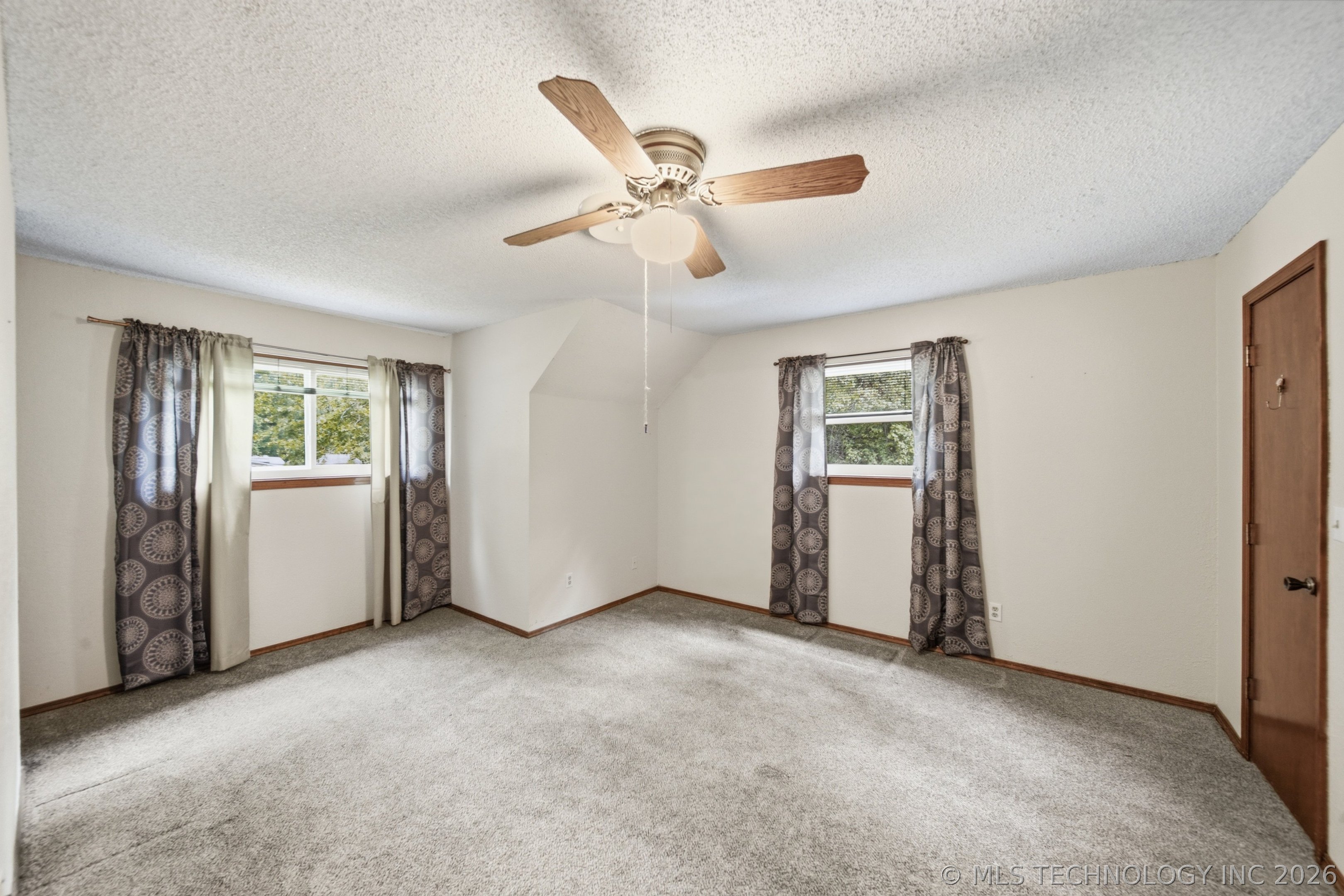 7504 S Dennis Boulevard Property Photo 18