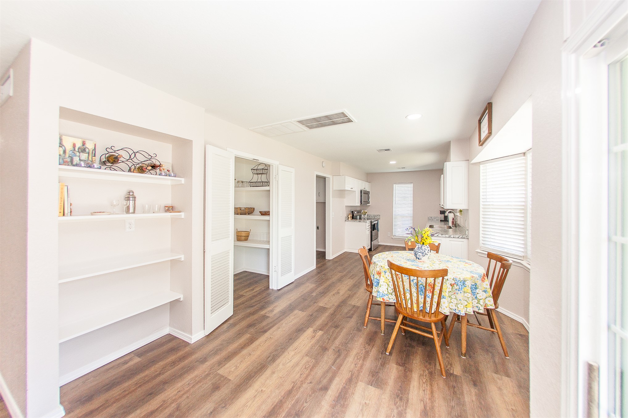 2105 S Hickory Avenue Property Photo 10