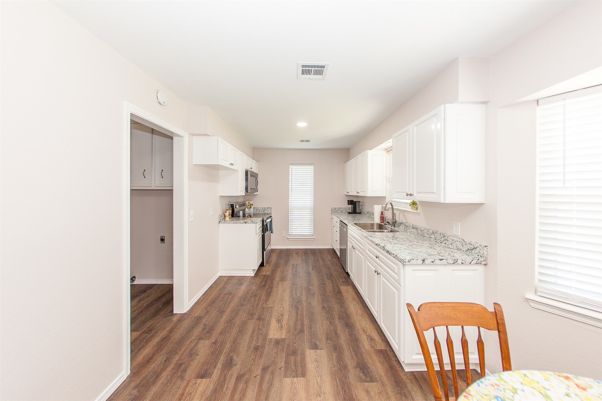 2105 S Hickory Avenue Property Photo 12