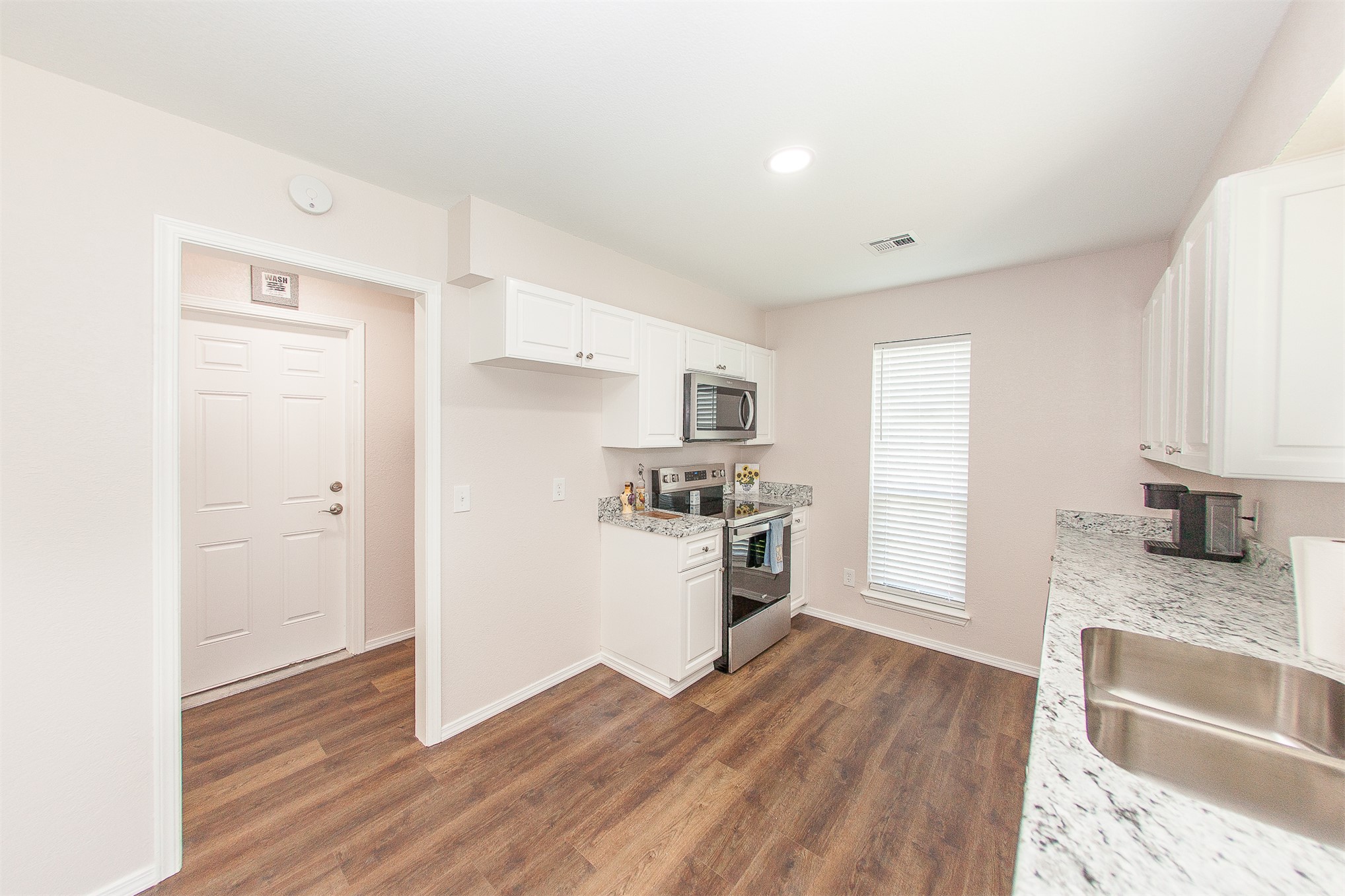 2105 S Hickory Avenue Property Photo 14
