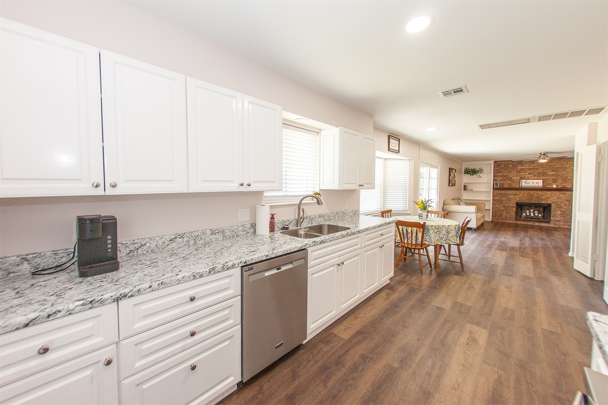 2105 S Hickory Avenue Property Photo 15