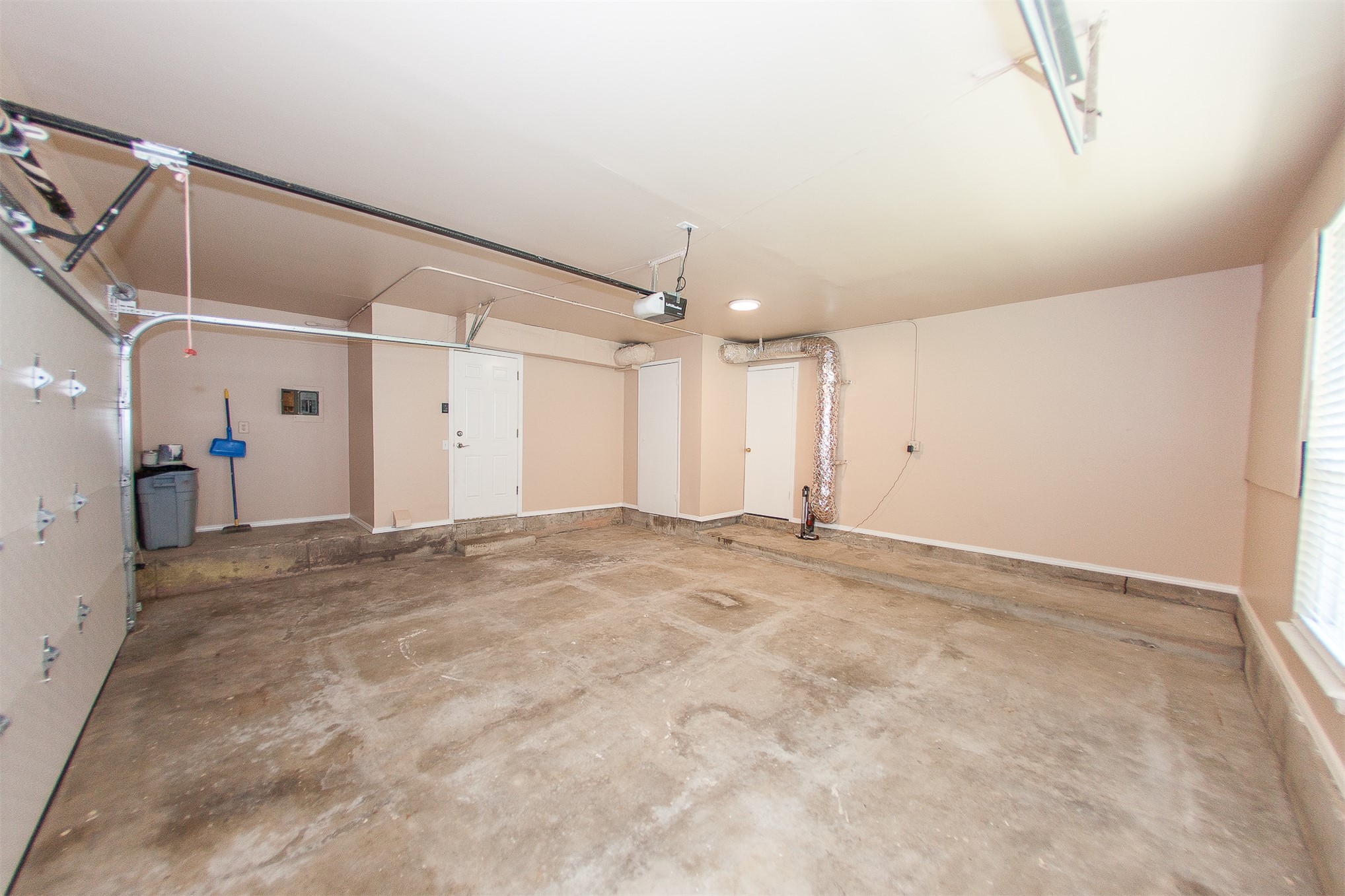 2105 S Hickory Avenue Property Photo 37