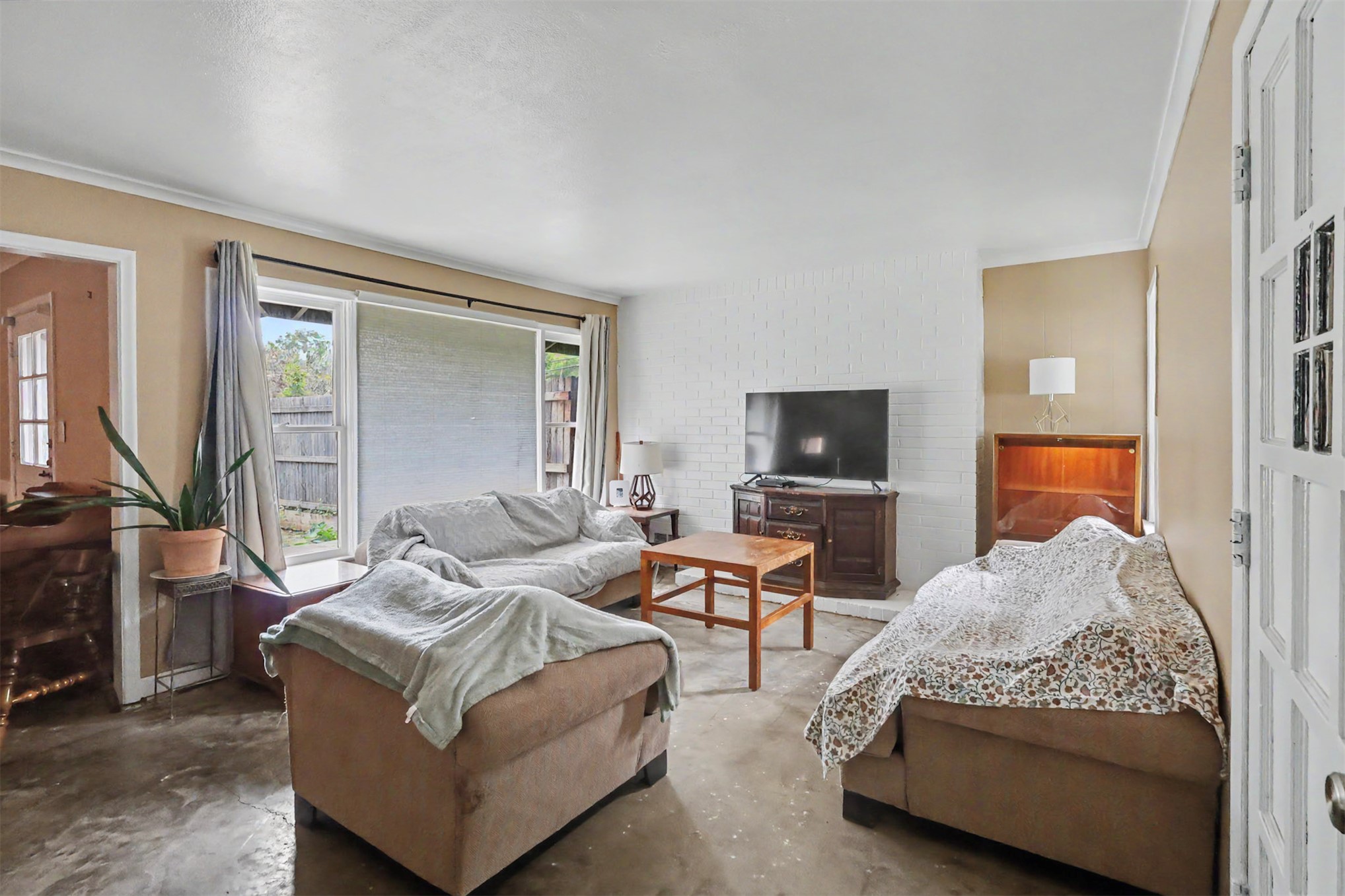 5015 E 33rd Street Property Photo 4