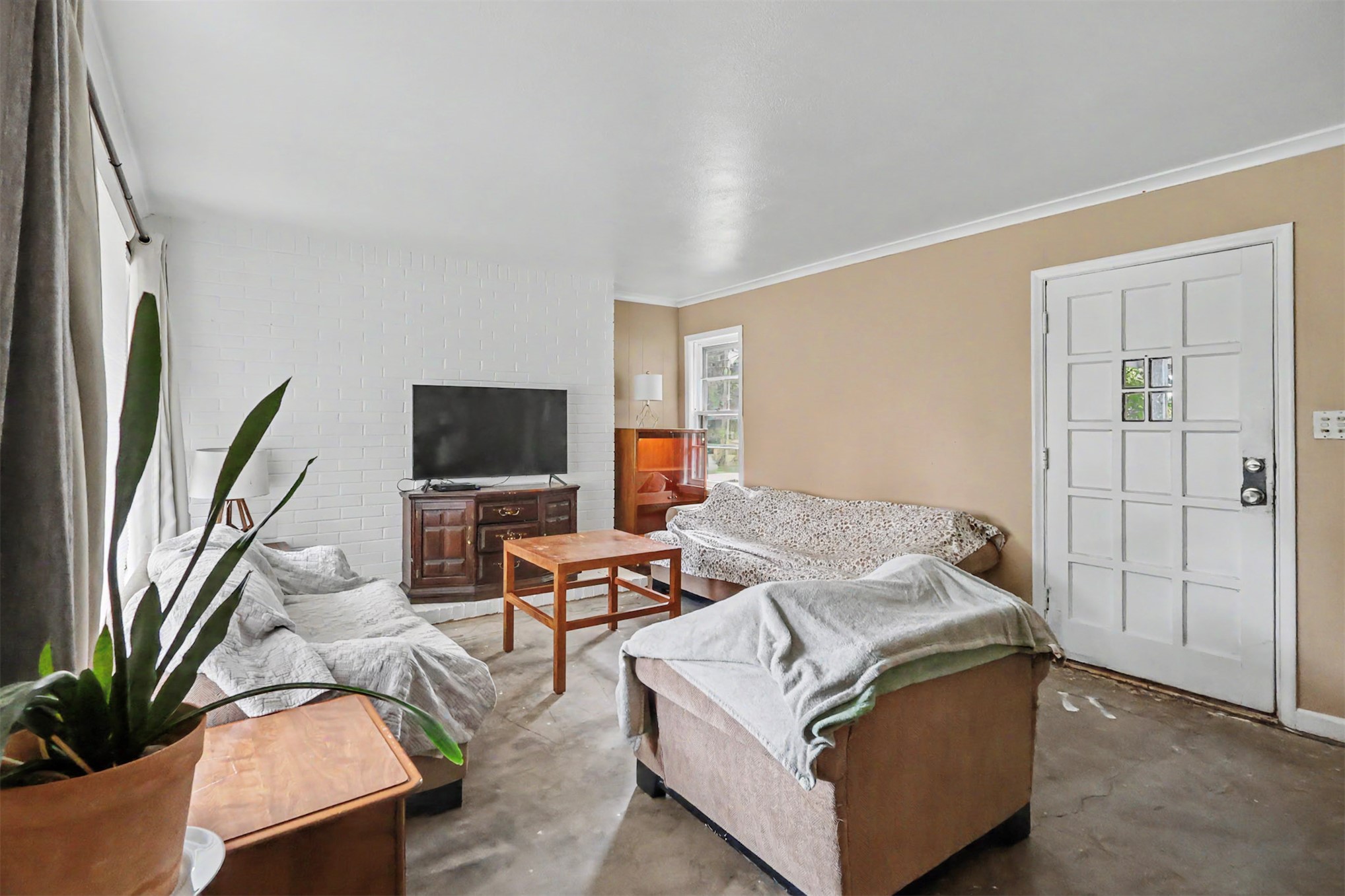 5015 E 33rd Street Property Photo 5