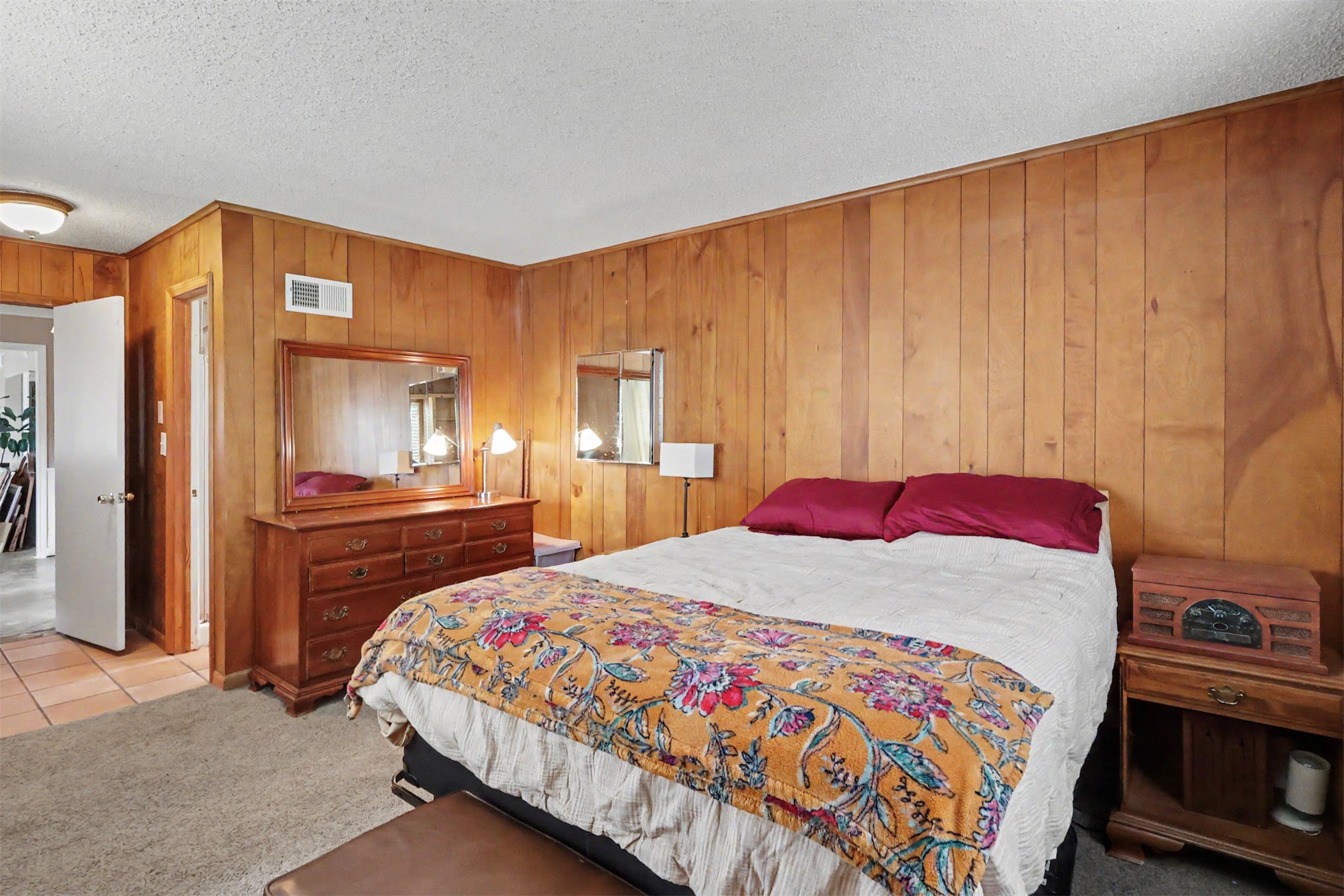 5015 E 33rd Street Property Photo 18