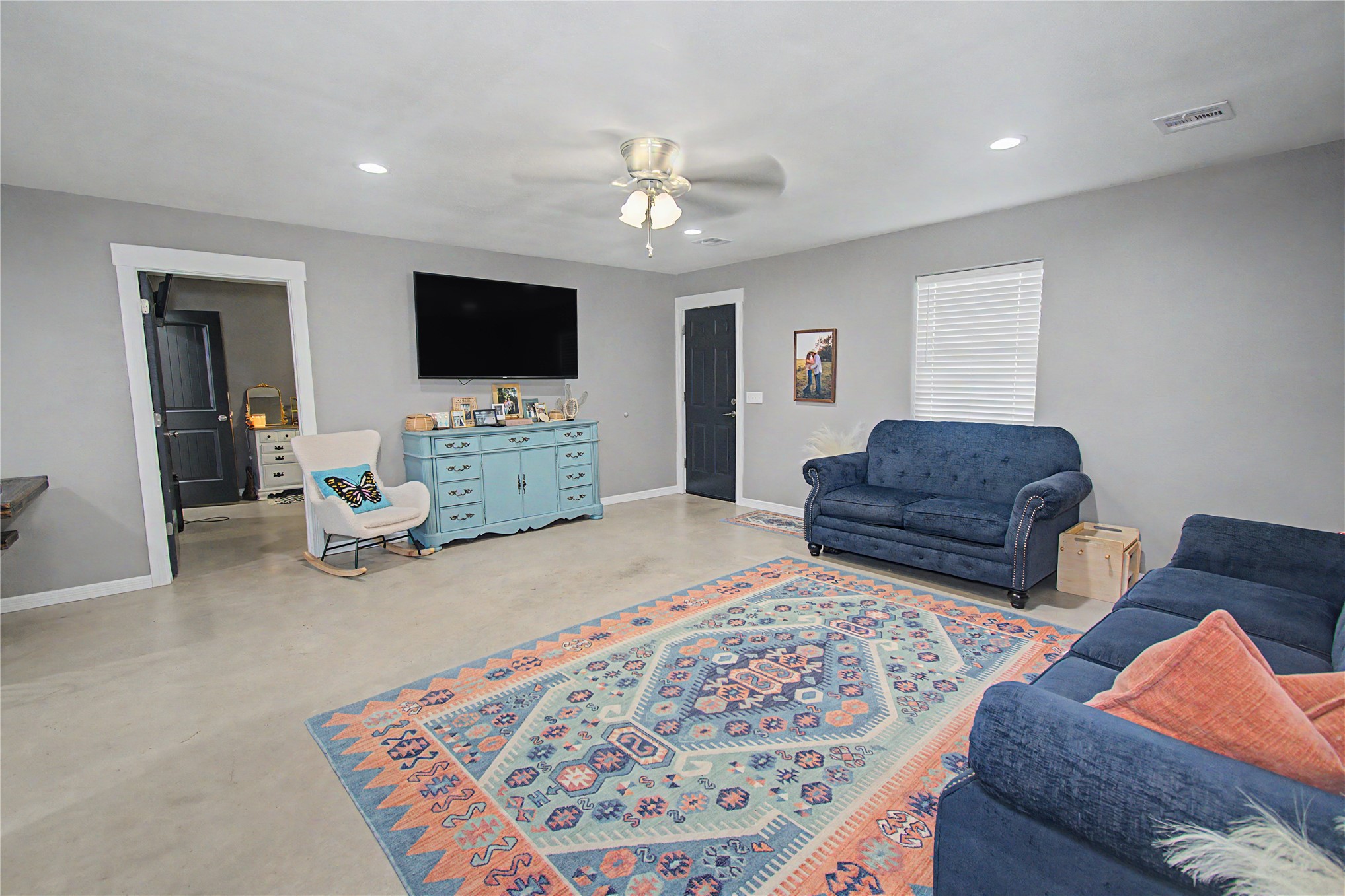 11732 Oktaha Road Property Photo 3
