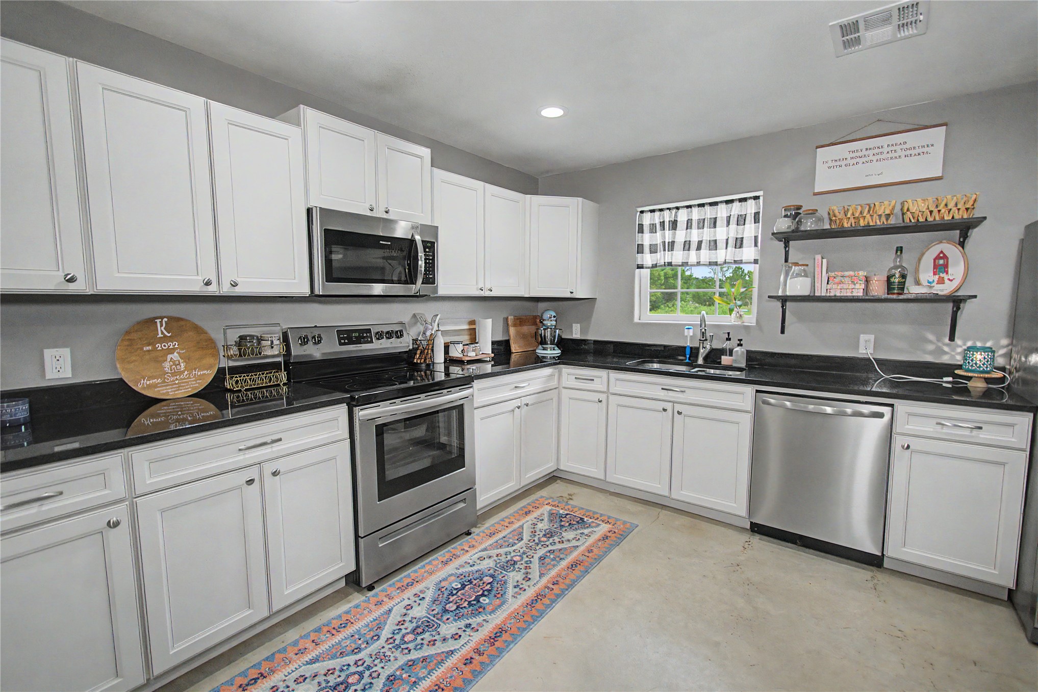 11732 Oktaha Road Property Photo 7