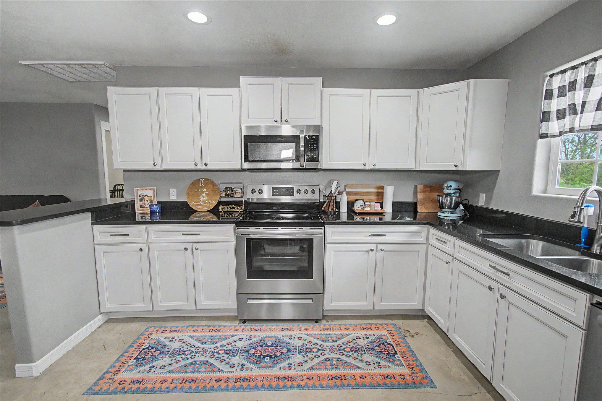 11732 Oktaha Road Property Photo 8