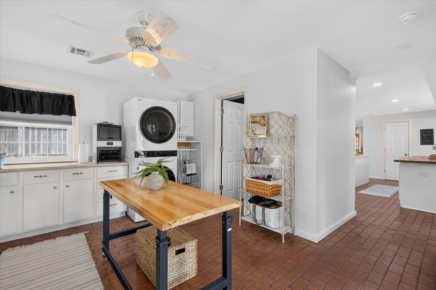 1727 S Johnstone Avenue Property Photo 40
