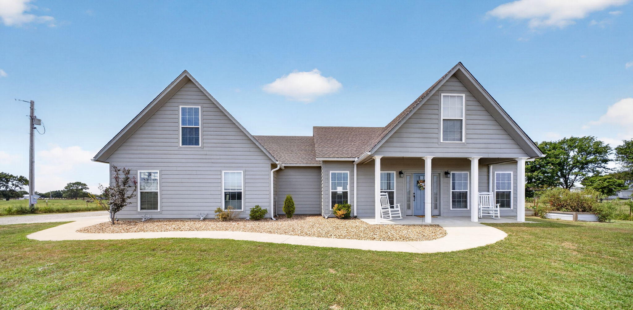 22111 Highway 2 Property Photo 1