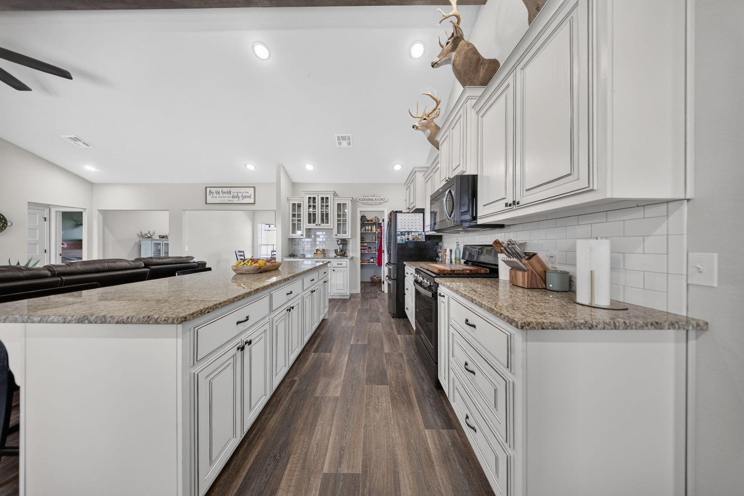 22111 Highway 2 Property Photo 9