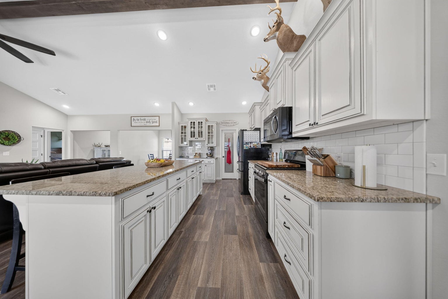 22111 Highway 2 Property Photo 12