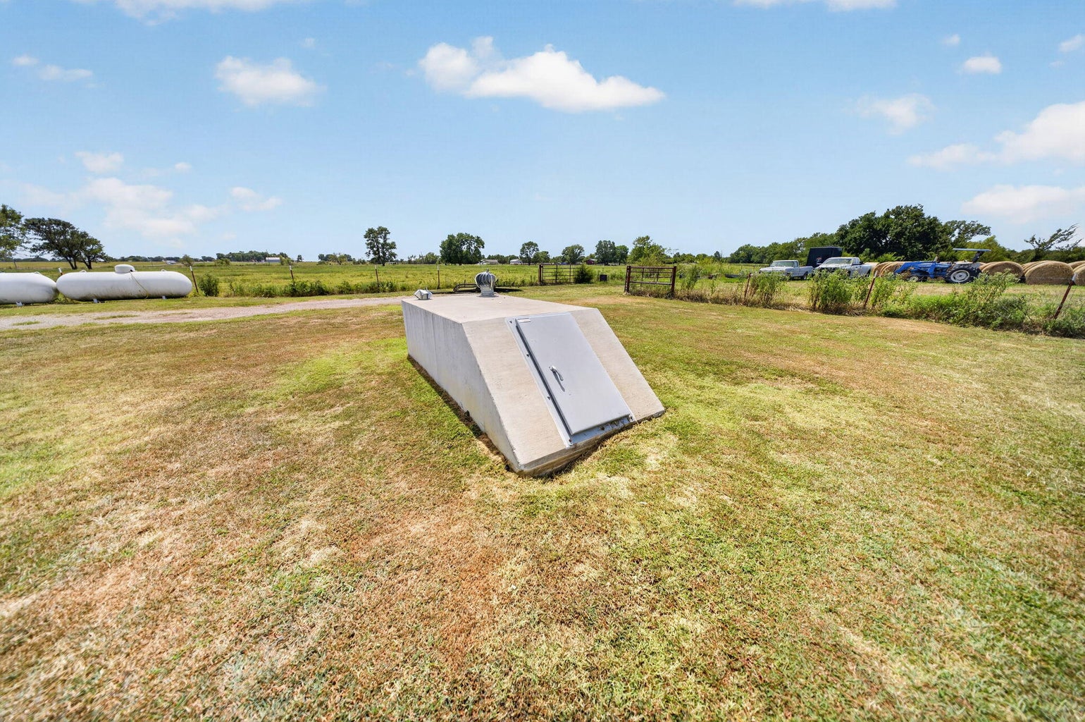 22111 Highway 2 Property Photo 45