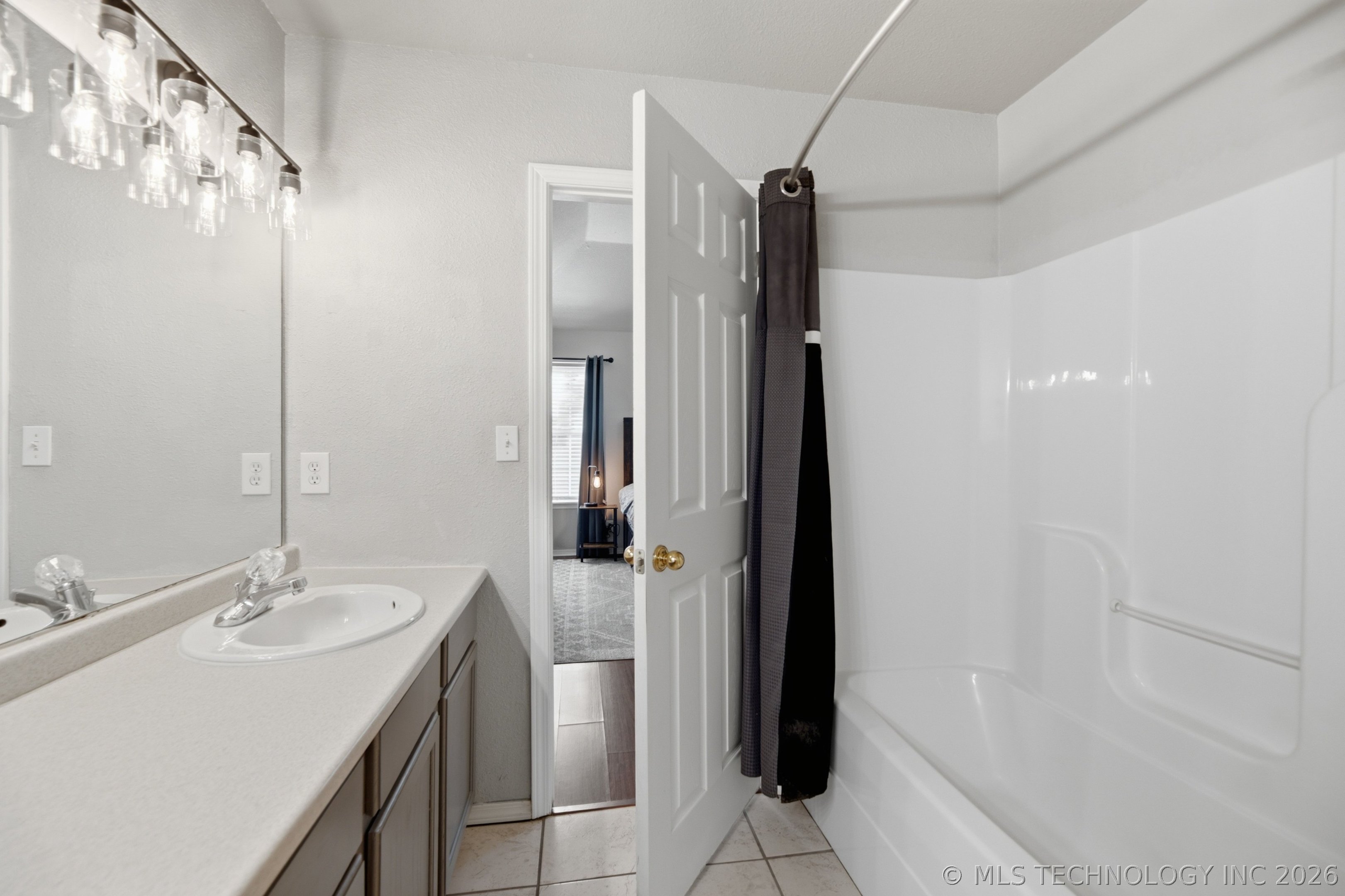5703 S Quincy Place Property Photo 16