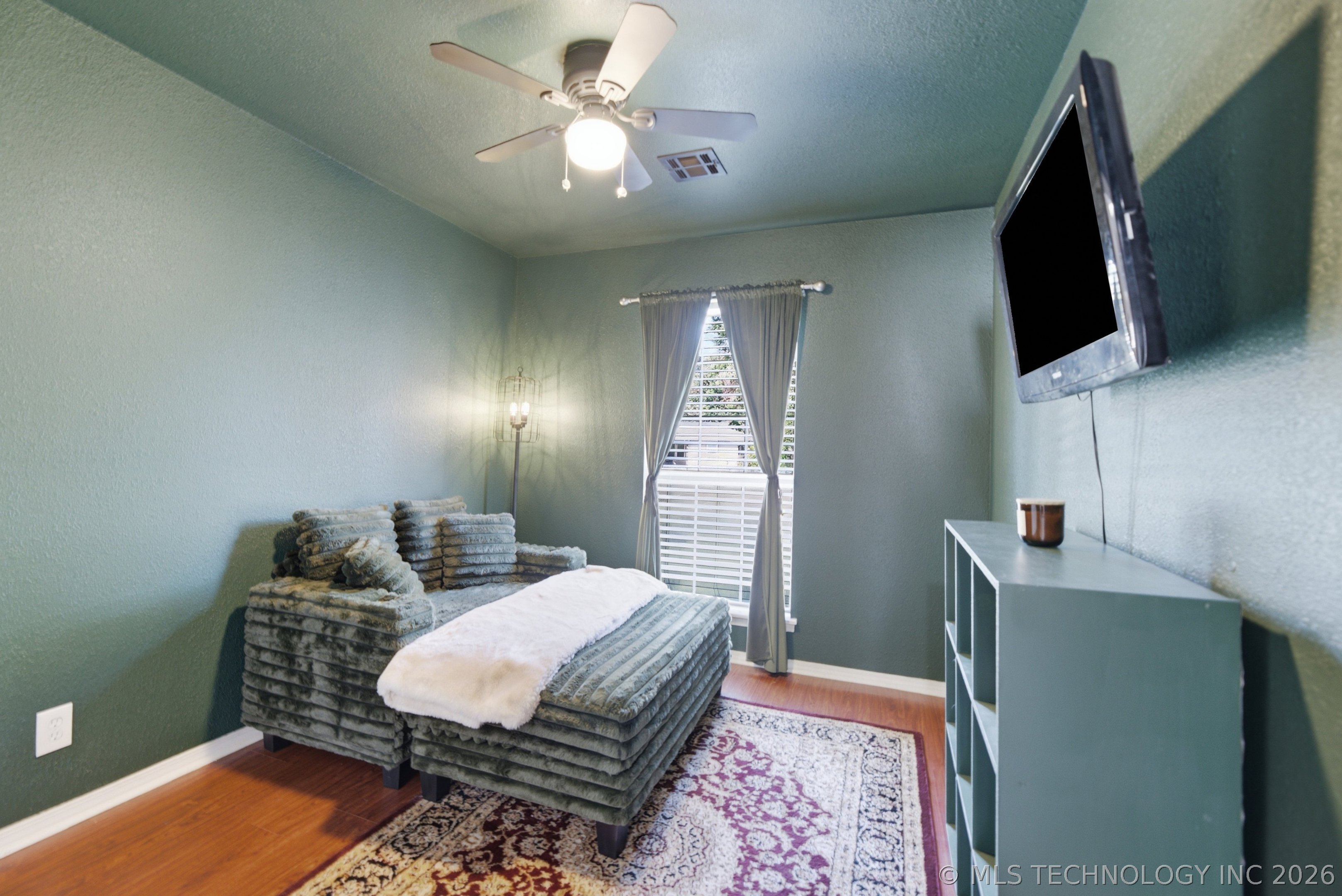 5703 S Quincy Place Property Photo 17
