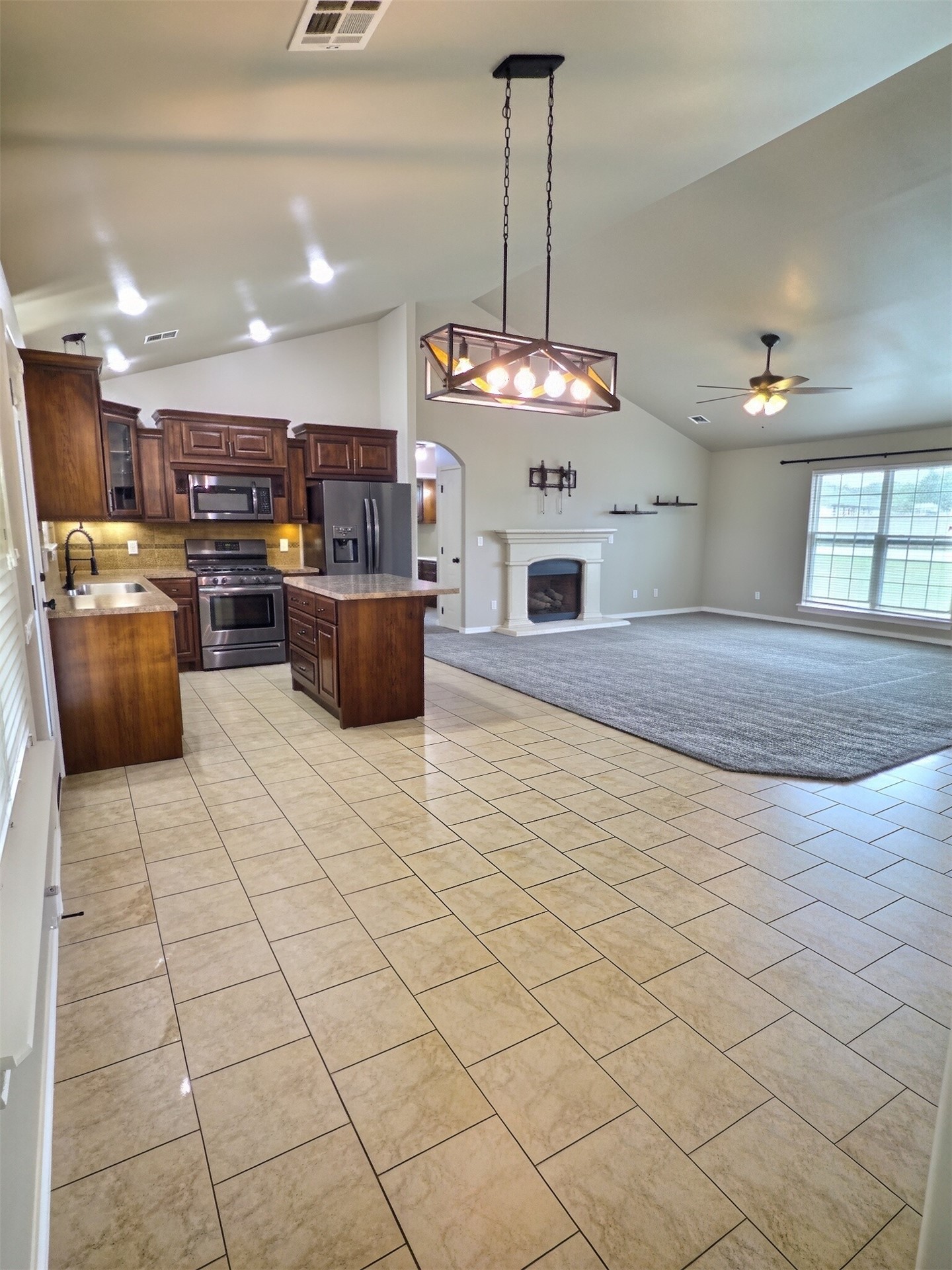13041 Timber Ridge Property Photo 3