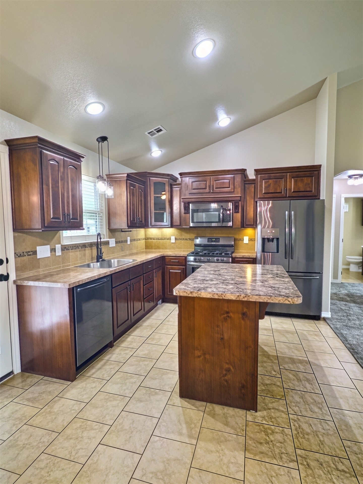 13041 Timber Ridge Property Photo 4