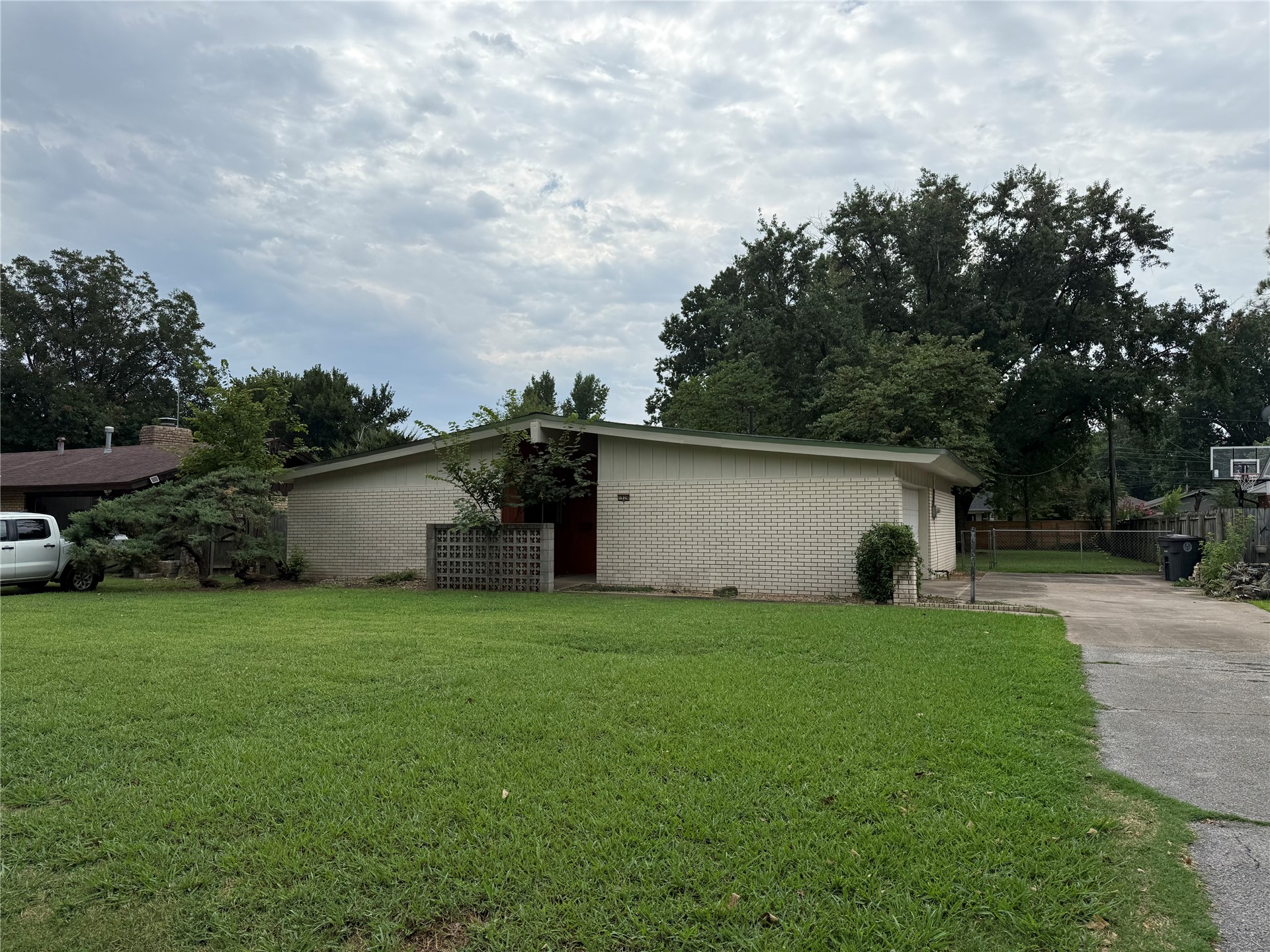 1928 E 55th Place Property Photo 1