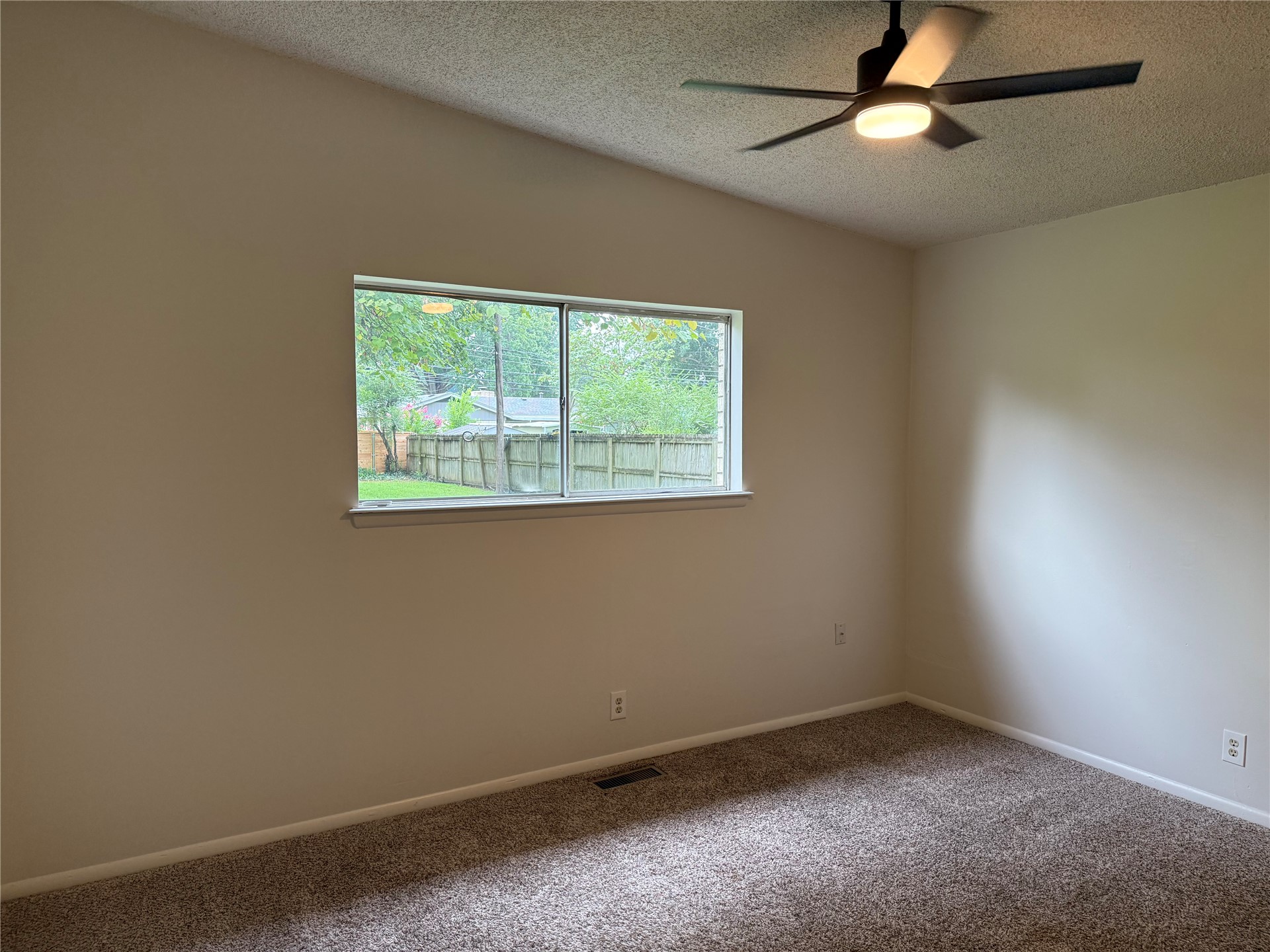 1928 E 55th Place Property Photo 11