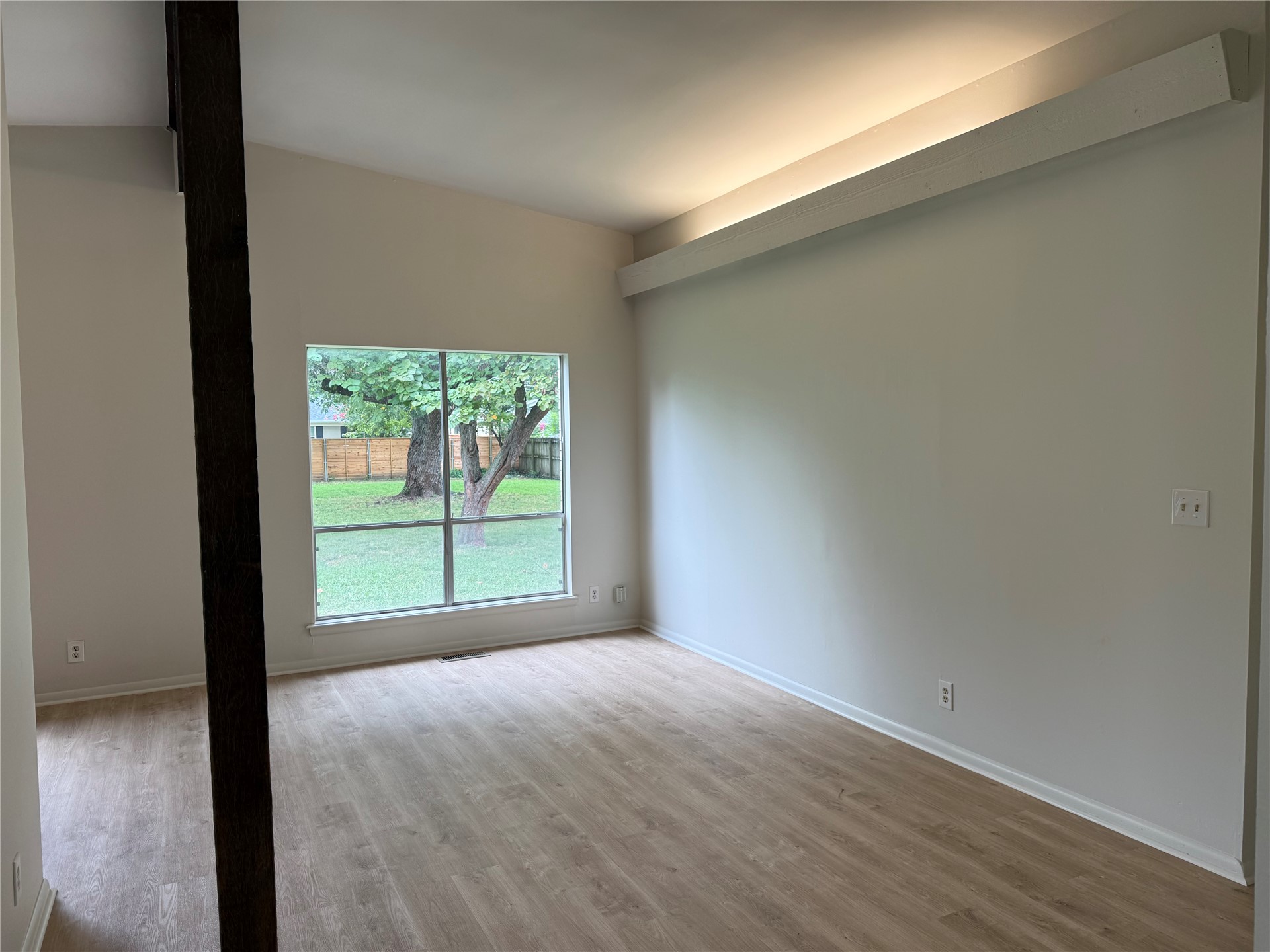 1928 E 55th Place Property Photo 15