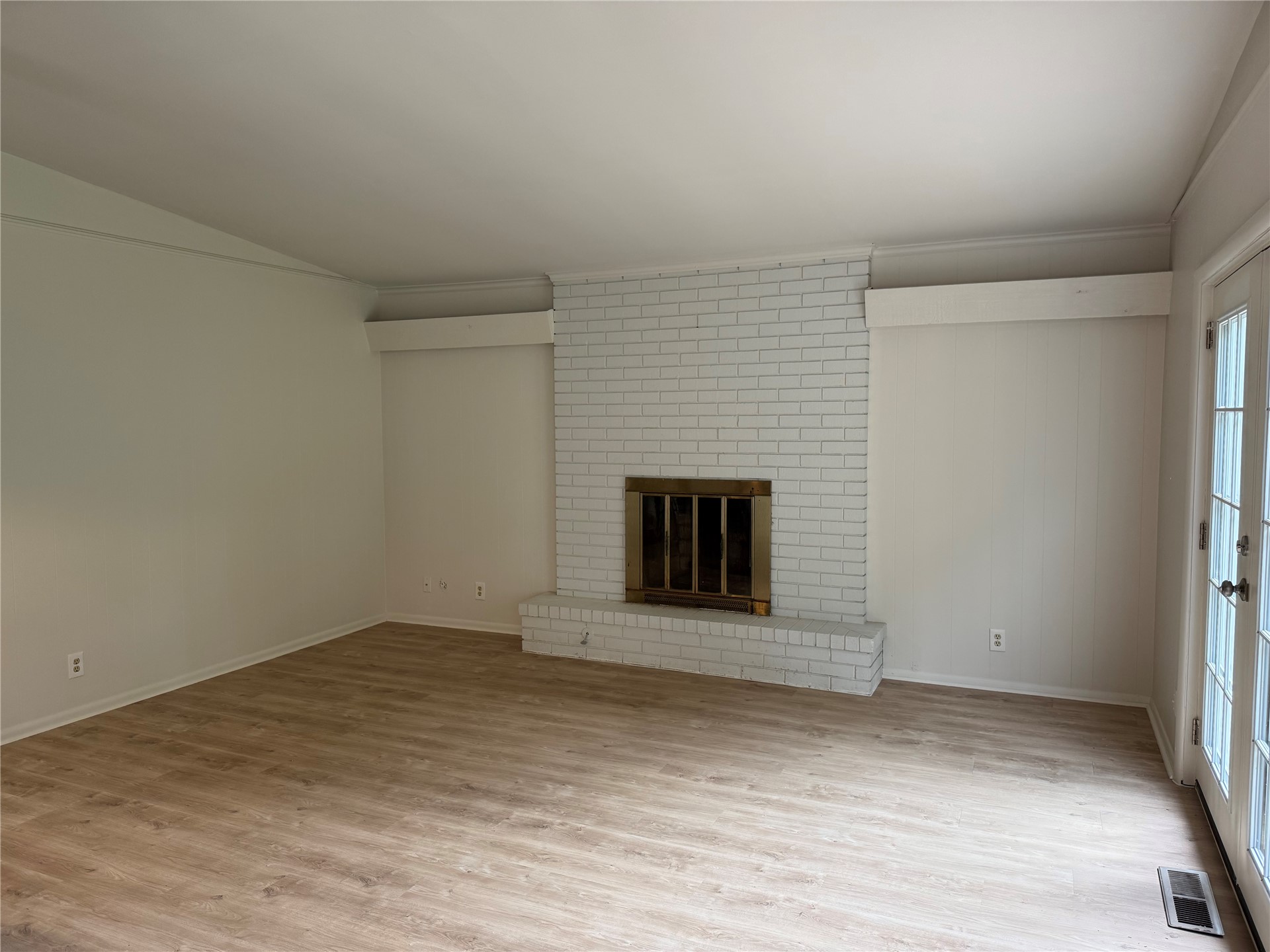 1928 E 55th Place Property Photo 20