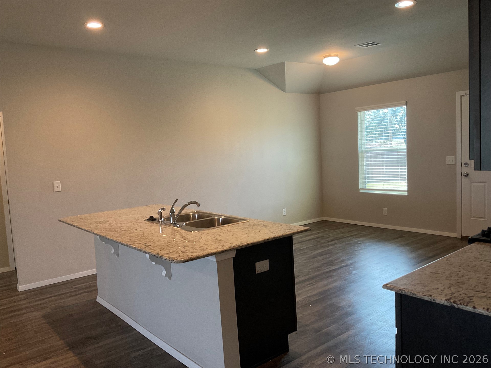 7514 E 160th Place S Property Photo 5