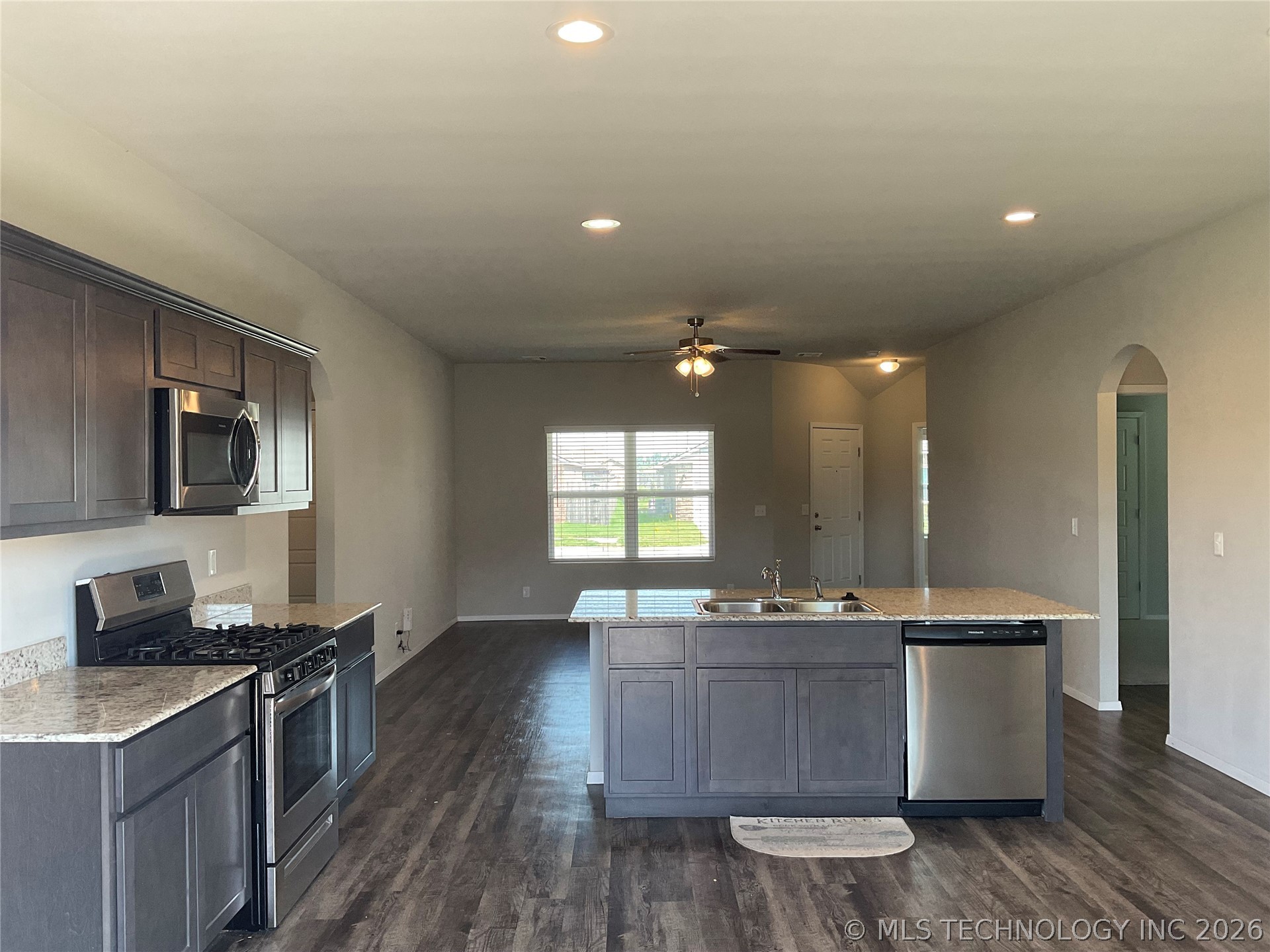 7514 E 160th Place S Property Photo 8