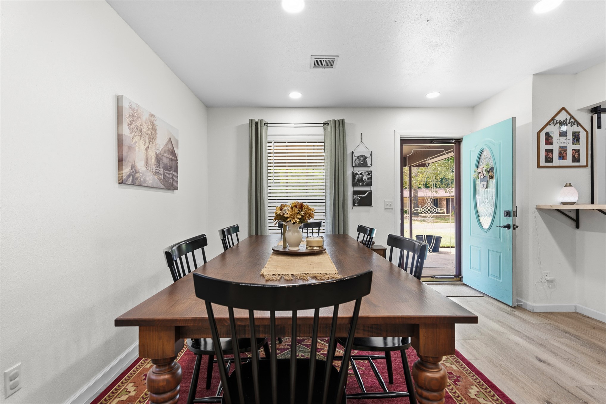 1206 E Schmid Property Photo 7