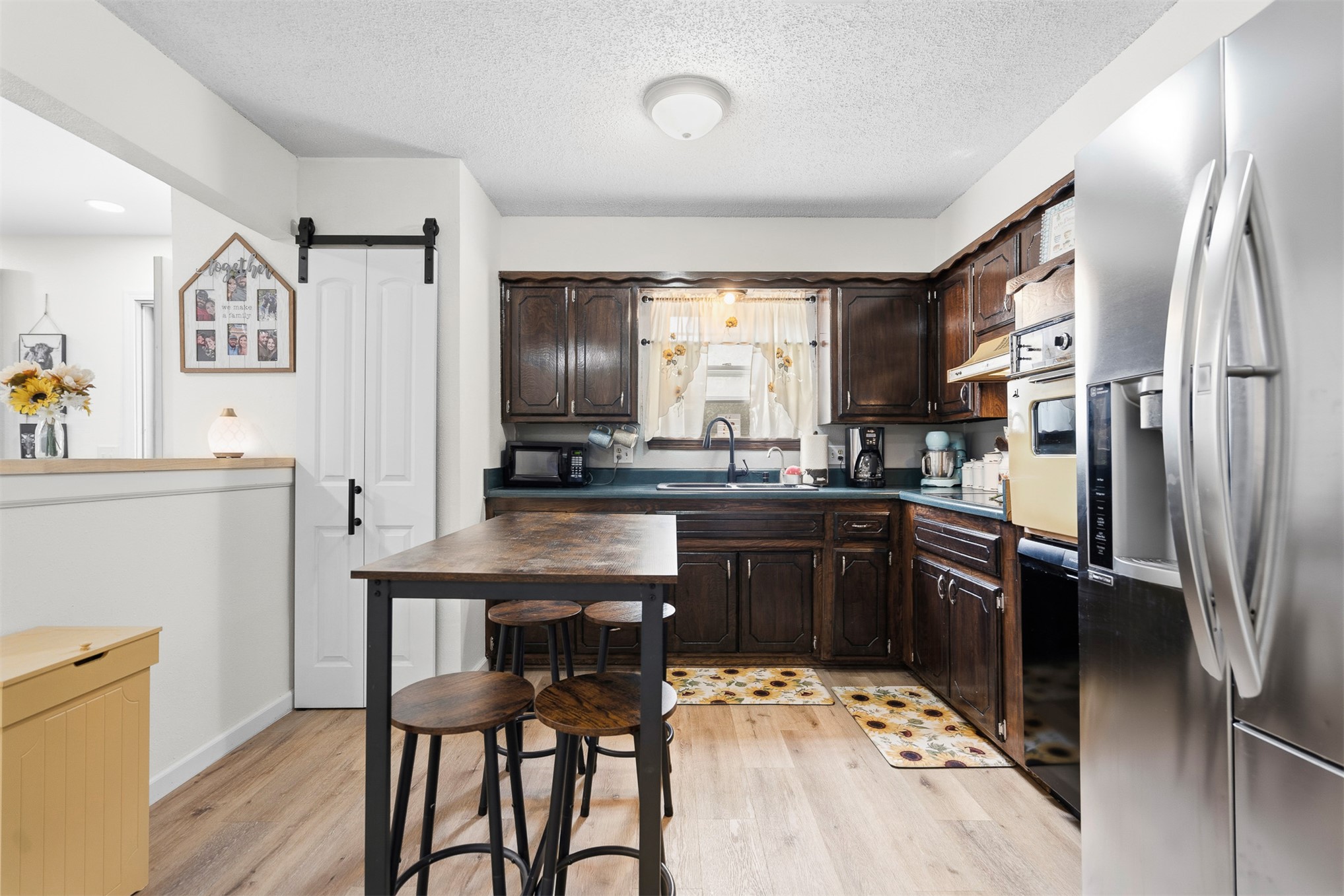 1206 E Schmid Property Photo 11