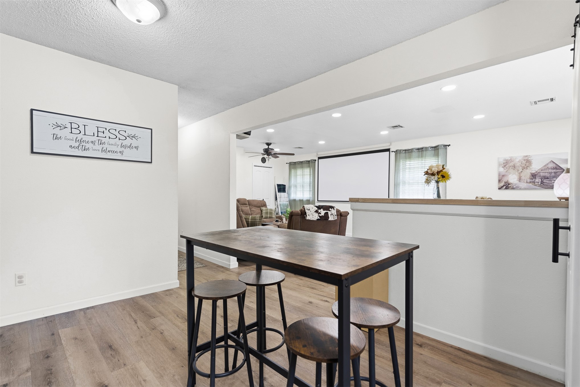 1206 E Schmid Property Photo 12