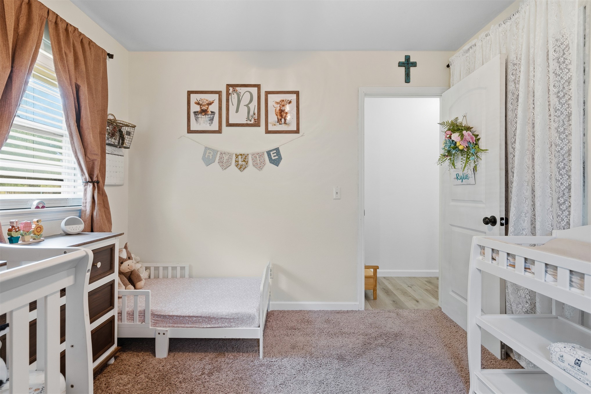 1206 E Schmid Property Photo 16