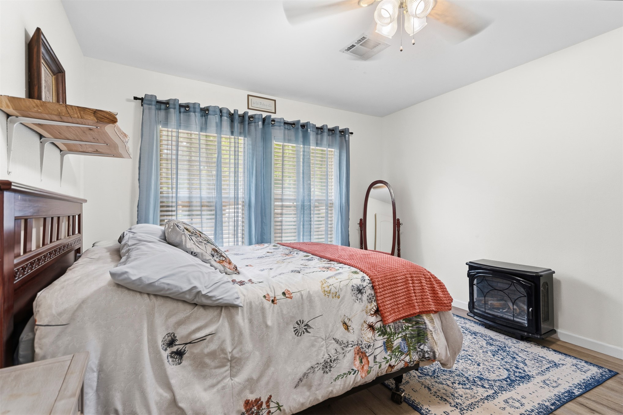 1206 E Schmid Property Photo 17