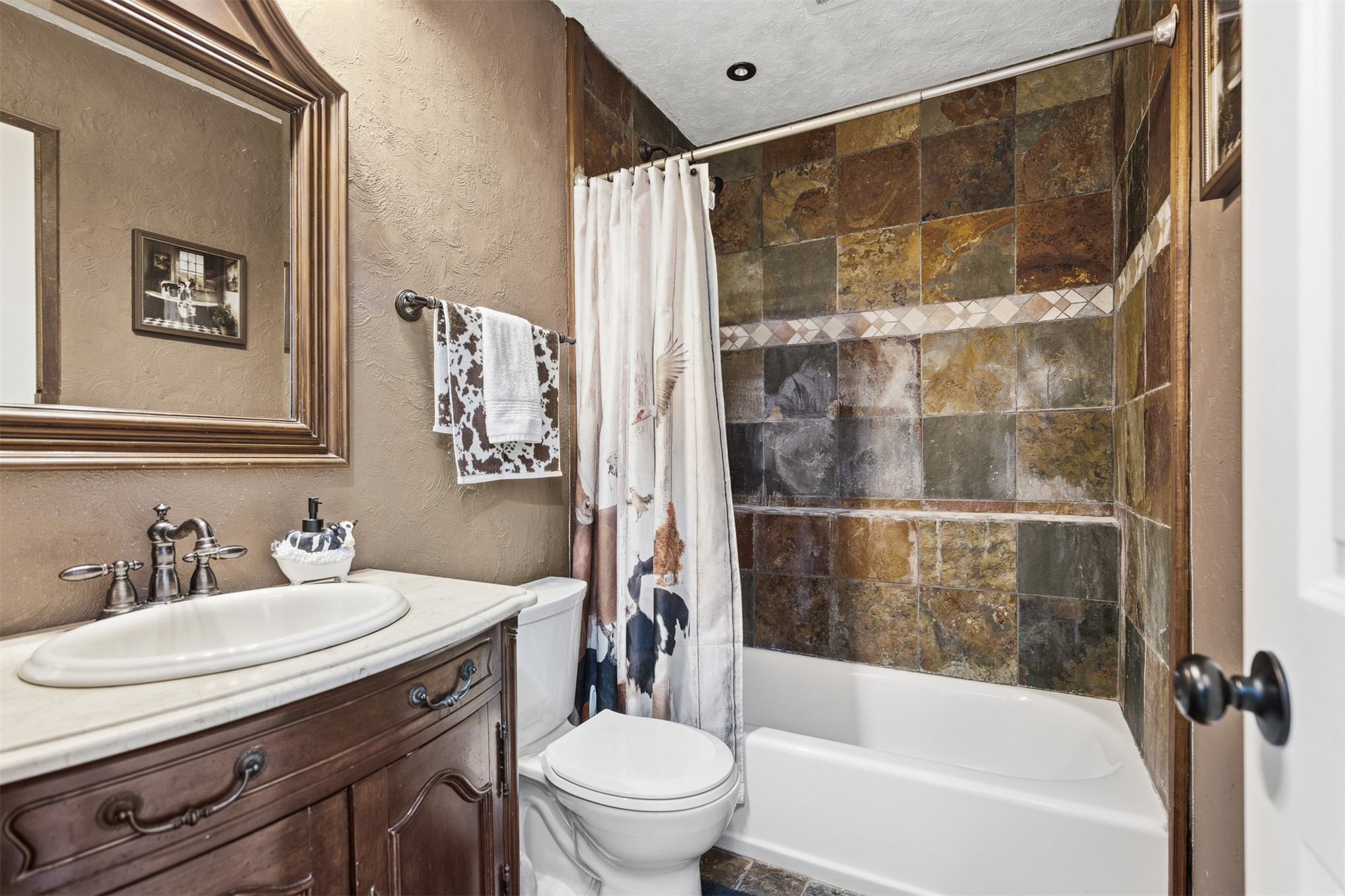 1206 E Schmid Property Photo 19