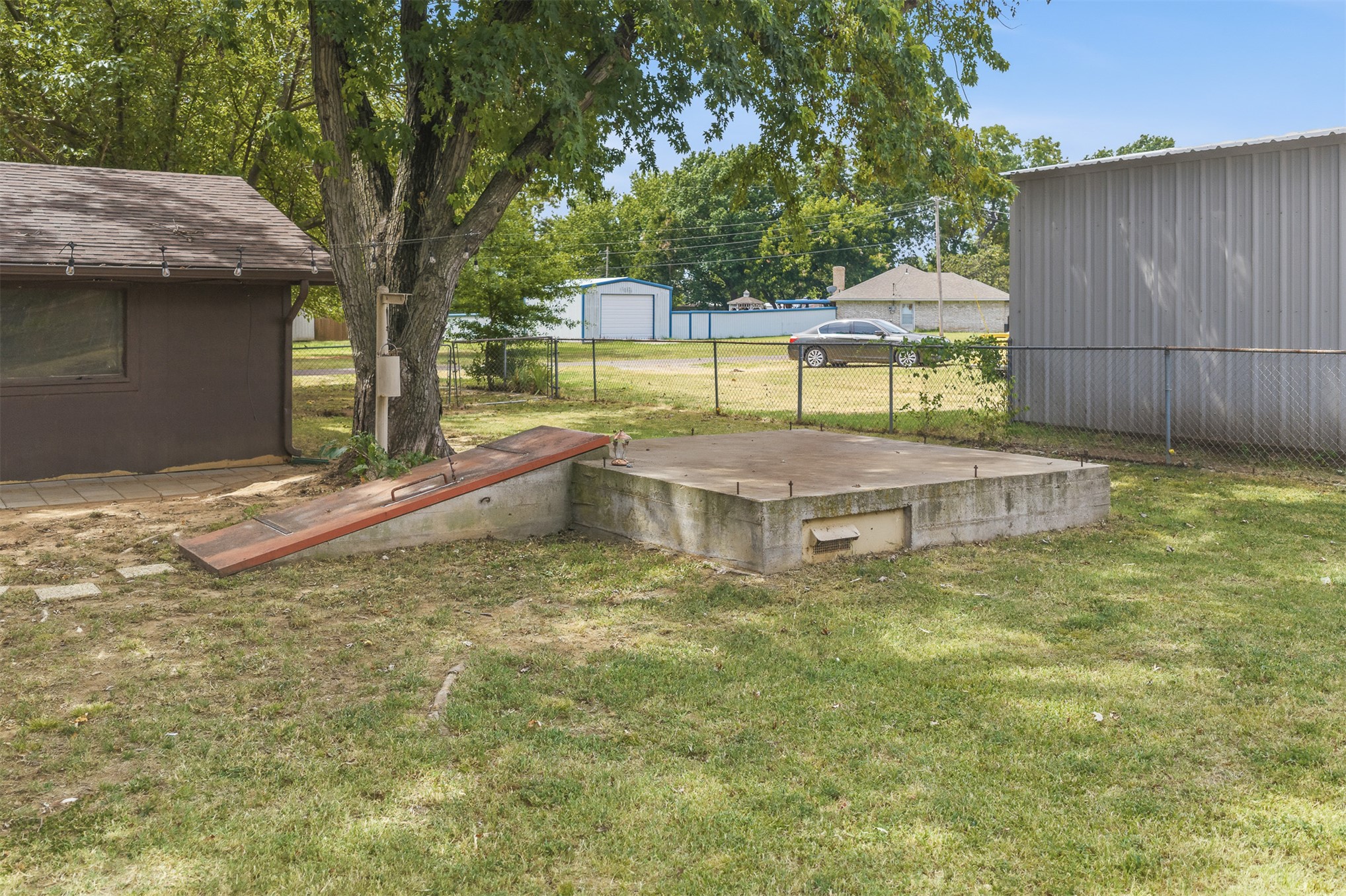 1206 E Schmid Property Photo 29