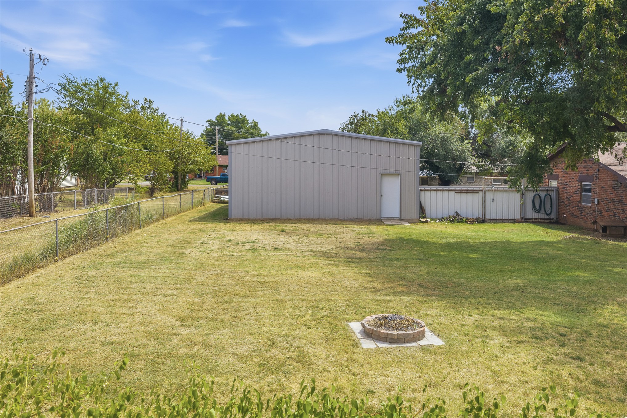 1206 E Schmid Property Photo 30