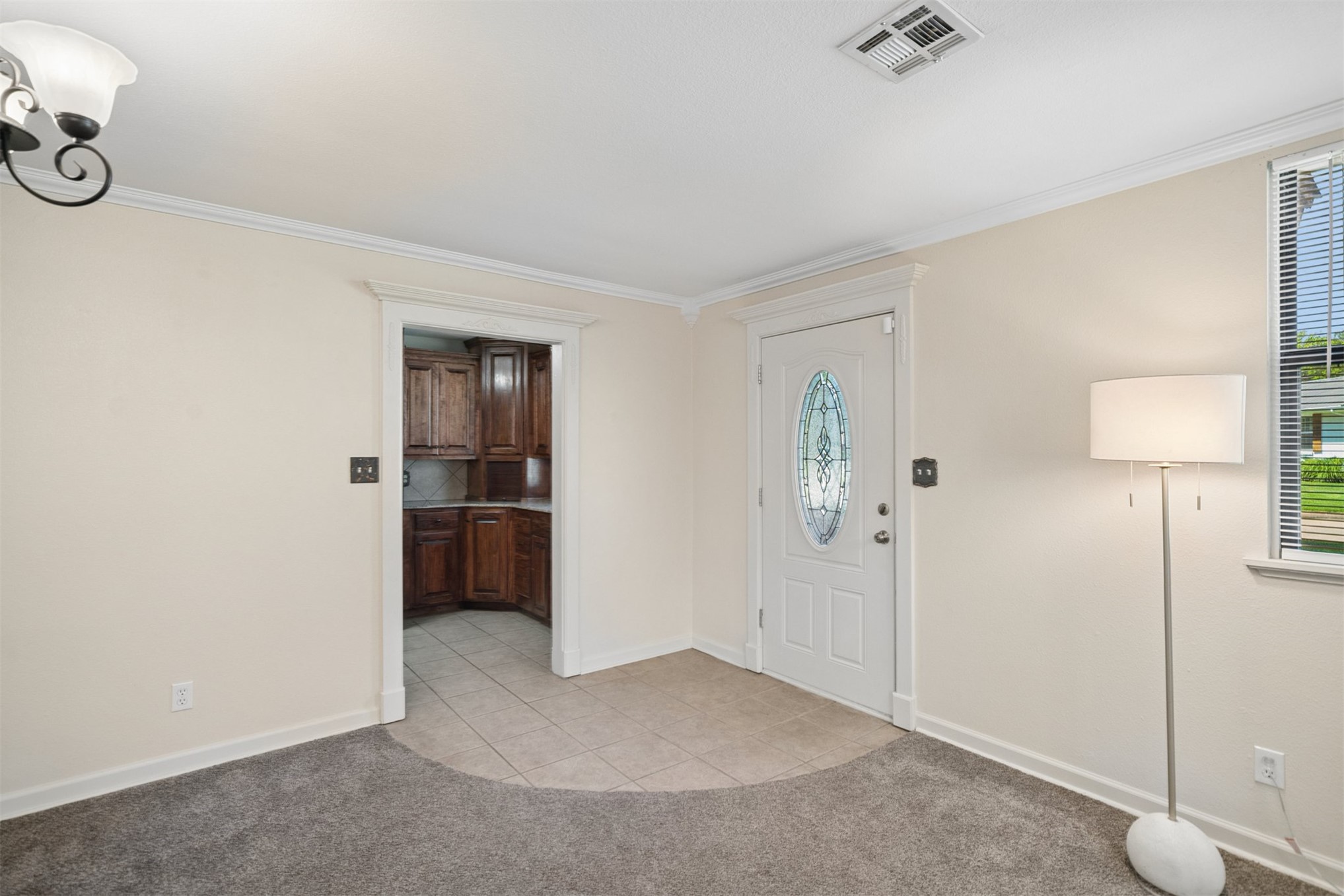 5247 S Columbia Avenue Property Photo 4