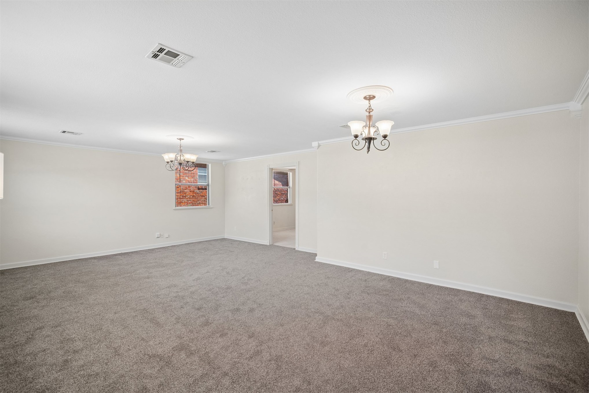 5247 S Columbia Avenue Property Photo 5