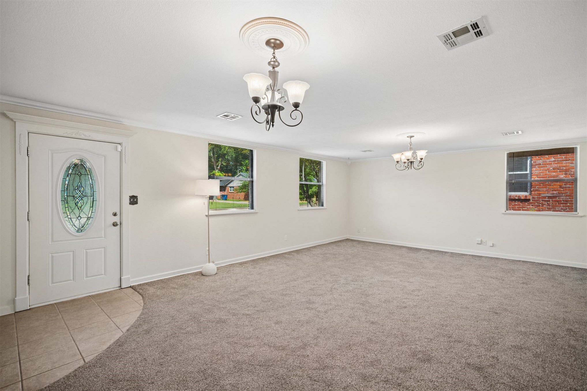 5247 S Columbia Avenue Property Photo 7