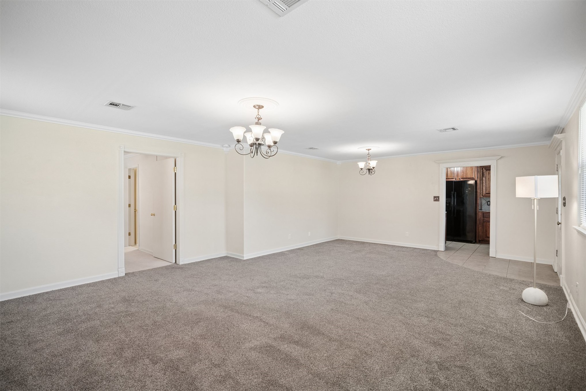 5247 S Columbia Avenue Property Photo 10