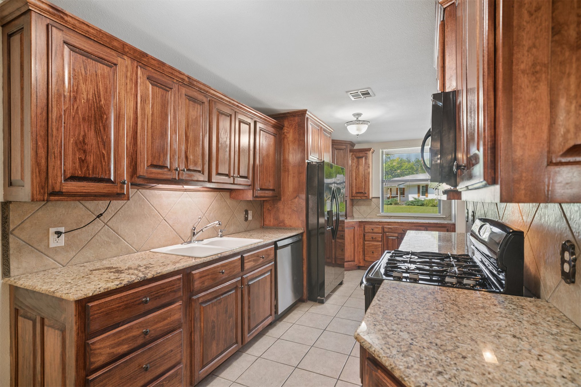 5247 S Columbia Avenue Property Photo 15