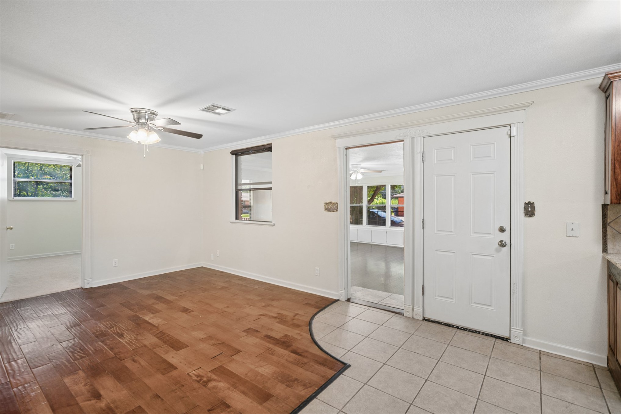 5247 S Columbia Avenue Property Photo 16