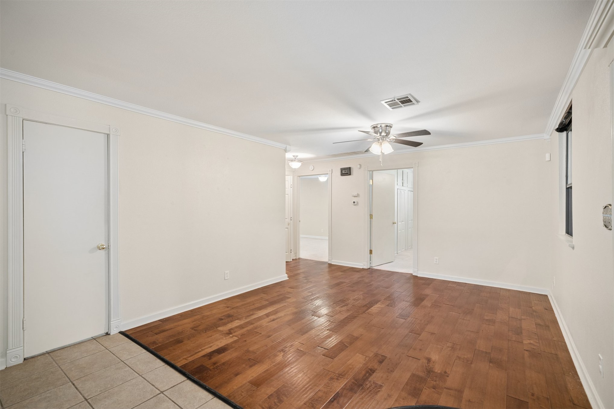 5247 S Columbia Avenue Property Photo 17