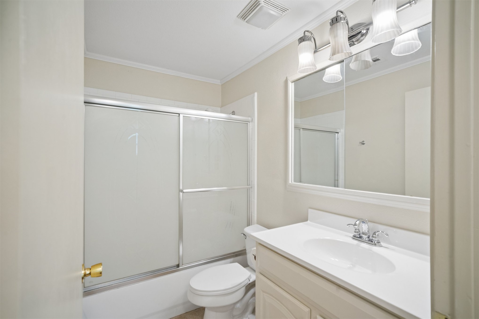 5247 S Columbia Avenue Property Photo 22