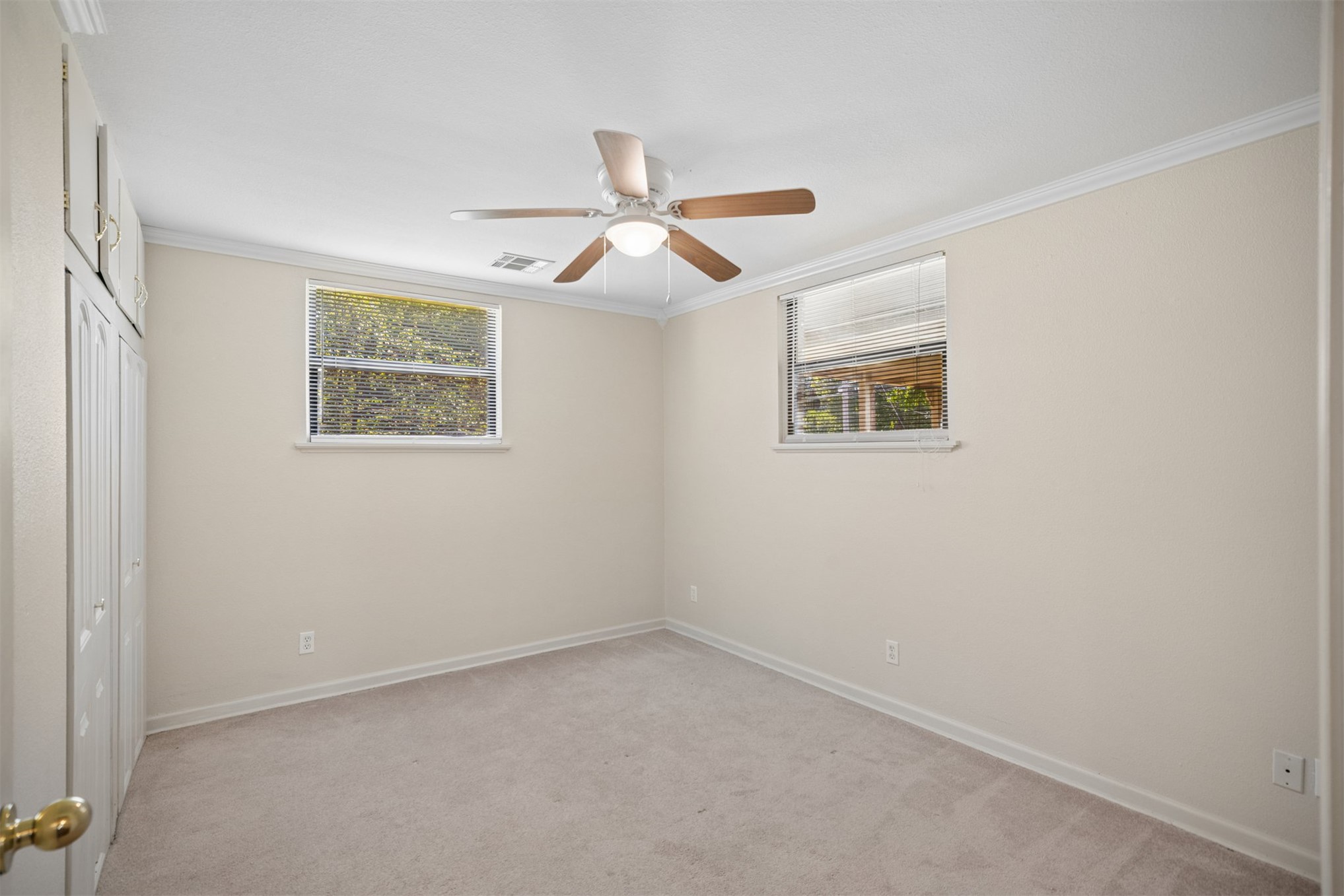 5247 S Columbia Avenue Property Photo 23
