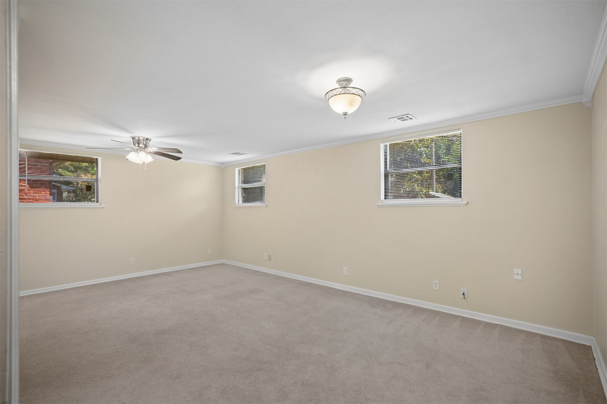 5247 S Columbia Avenue Property Photo 26