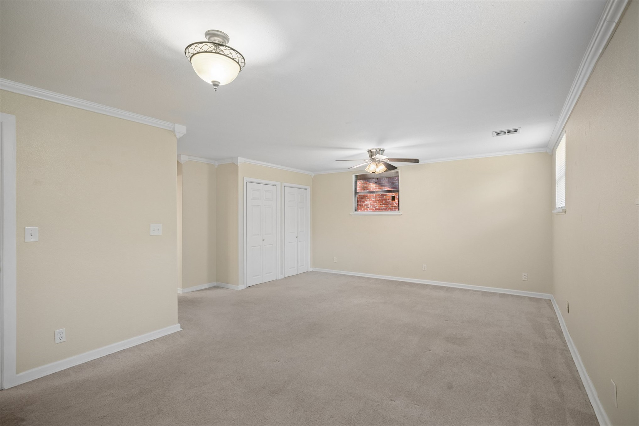 5247 S Columbia Avenue Property Photo 28