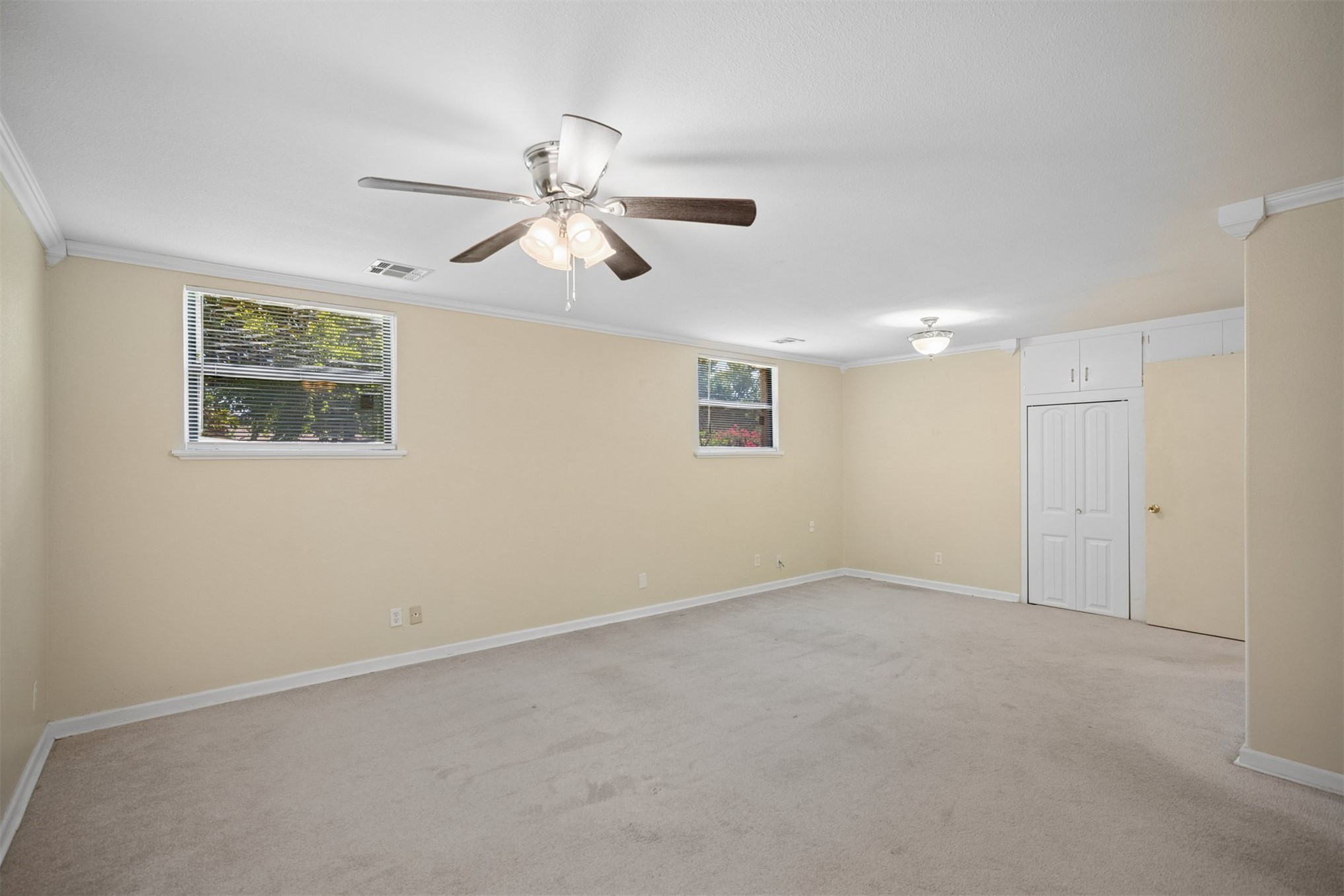 5247 S Columbia Avenue Property Photo 30