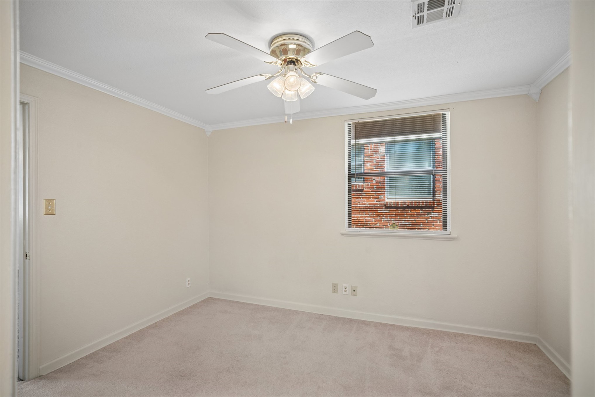 5247 S Columbia Avenue Property Photo 33