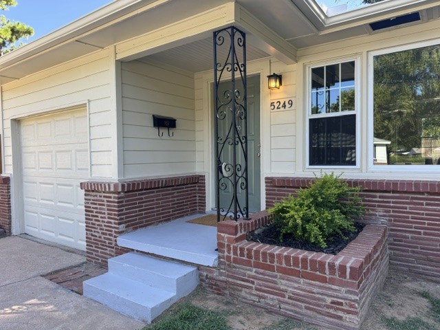 5249 S Saint Louis Avenue Property Photo 2