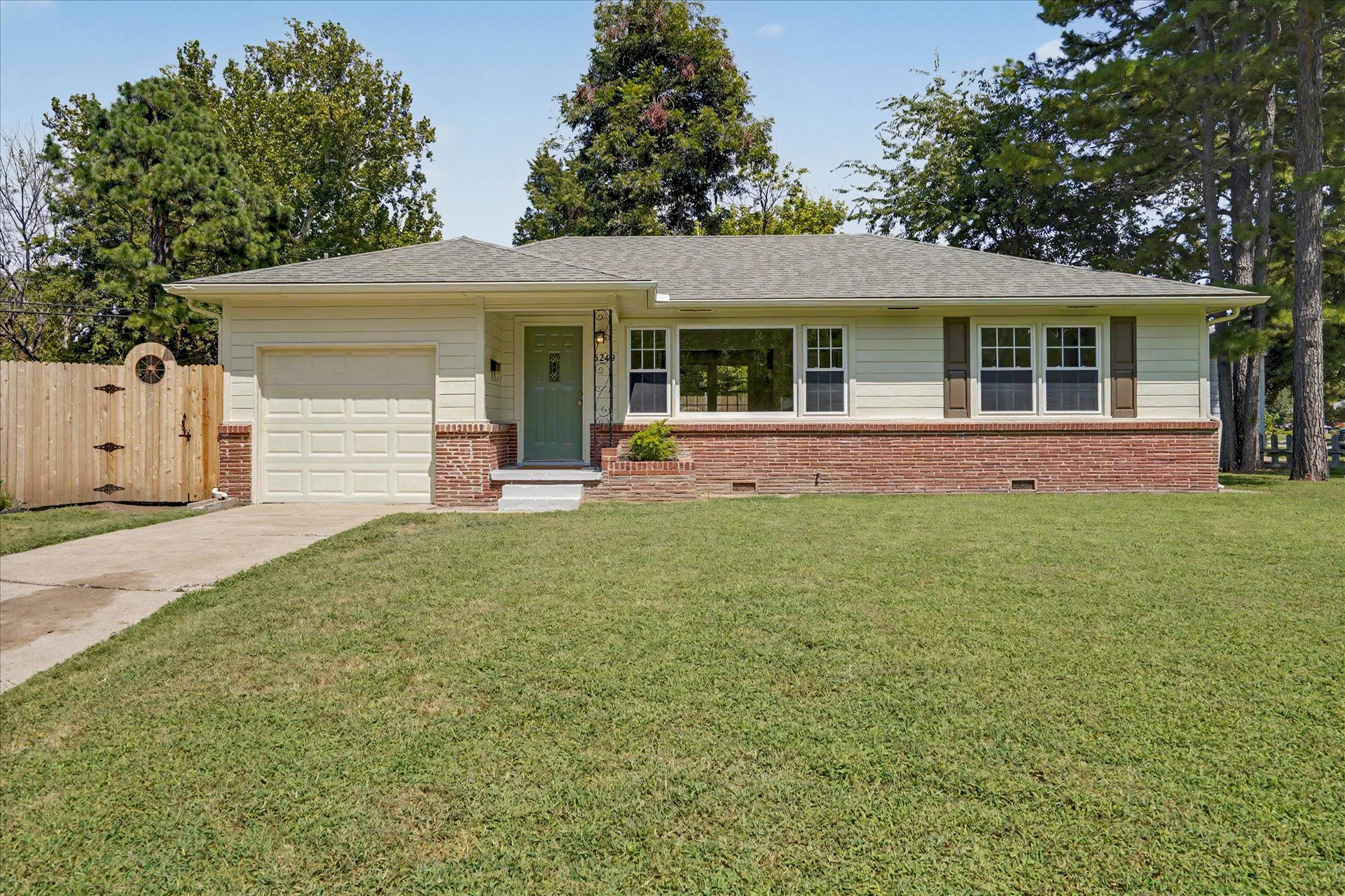 5249 S Saint Louis Avenue Property Photo 3